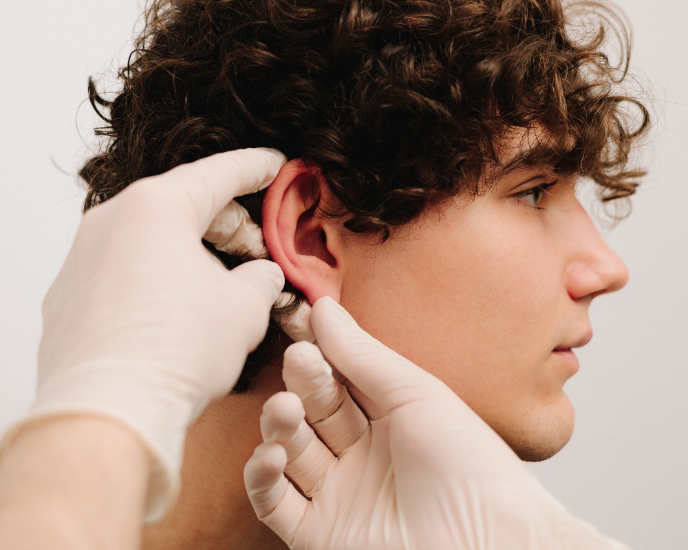 ¿Orejas prominentes? Todo lo que debes saber sobre la cirugía de otoplastia